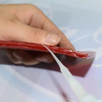 硅胶粘接pc用什么胶水？